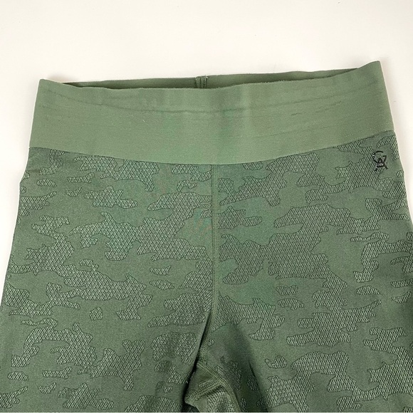 Good American Icon Jacquard Cactus Green Camo Legging - Picture 10 of 12